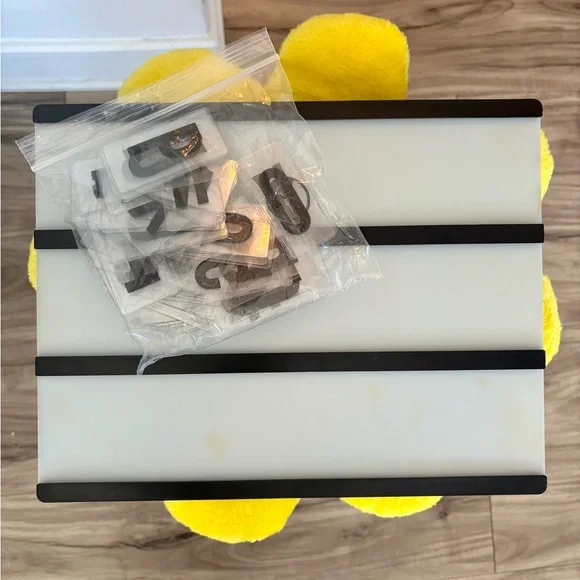 361° LED Light Box - Picture 2 of 3